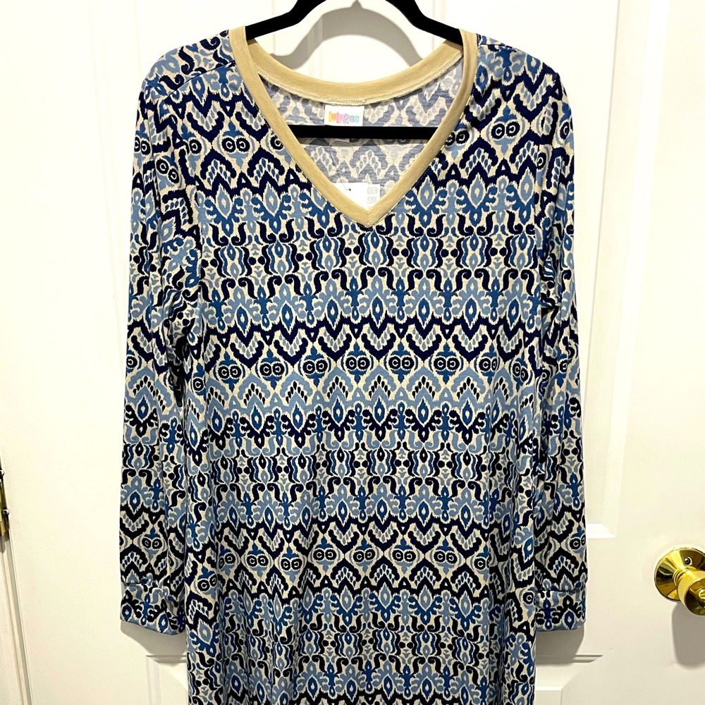 LulaRoe Emily dress. Size Medium. New with tags.